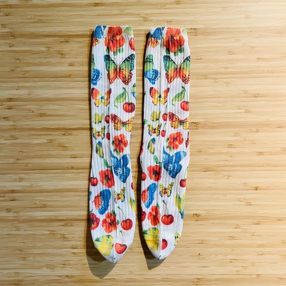 Vintage Socks 🔸Very good condition🔹Butterfly 🦋Cherry 🍒Hibiscus 🌺 Odd sox - Picture 2 of 3